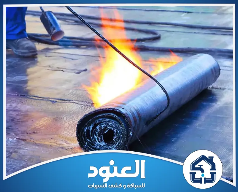 عزل شينكو وهناجر في وادي لبن الرياض 0534999675 شركة العنود فني متخصص يعزل الأسطح بلهب دقيق لضمان الحماية.
