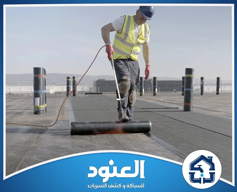 عزل اسطح وخزانات في حي السليمانية
